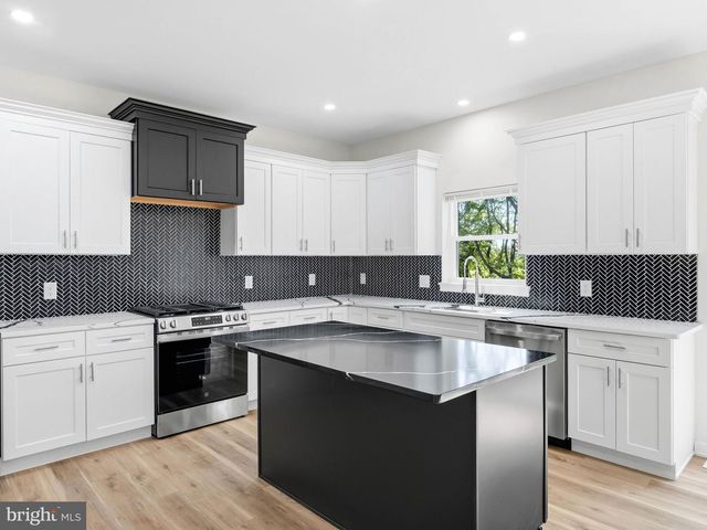 400 PAULSBORO RD, Swedesboro, NJ 08085