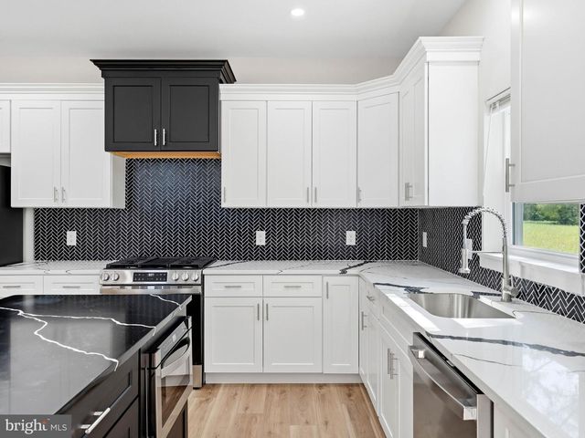 400 PAULSBORO RD, Swedesboro, NJ 08085