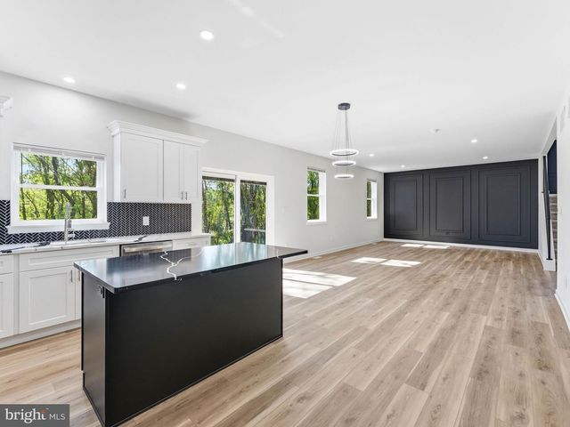 400 PAULSBORO RD, Swedesboro, NJ 08085