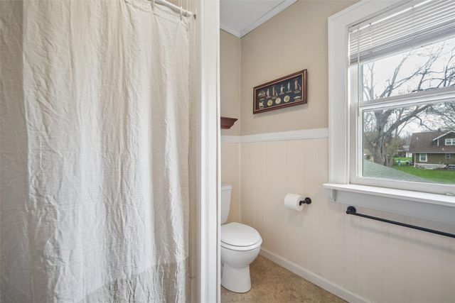 808 N D Street, Indianola, IA 50125