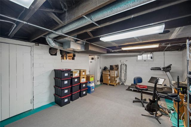 808 N D Street, Indianola, IA 50125