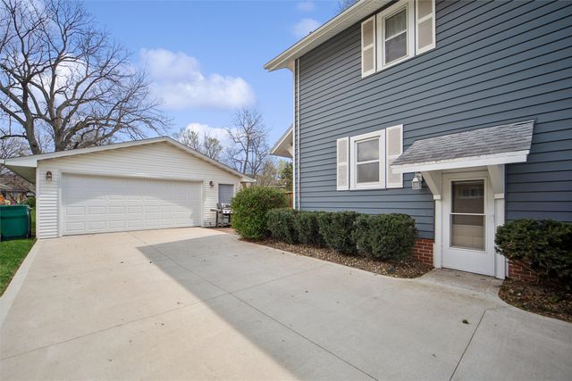 808 N D Street, Indianola, IA 50125