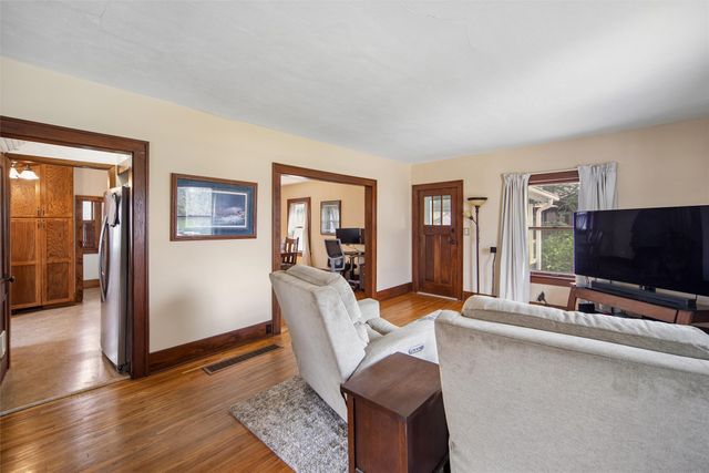 808 N D Street, Indianola, IA 50125