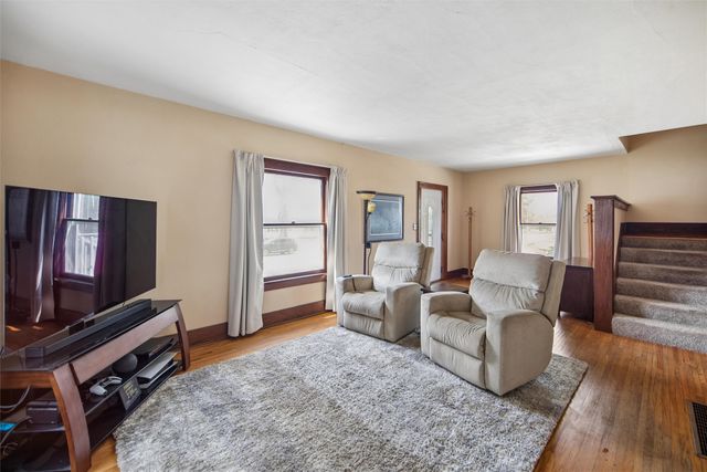 808 N D Street, Indianola, IA 50125