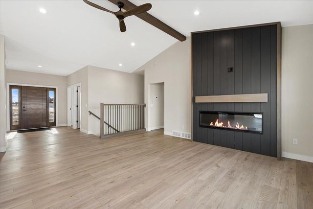 W5709 Prairie View DRIVE, Random Lake, WI 53075