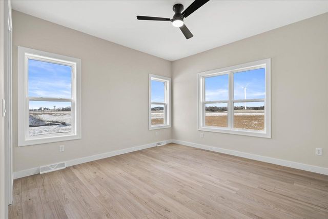 W5709 Prairie View DRIVE, Random Lake, WI 53075