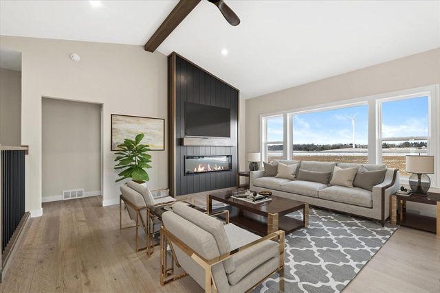 W5709 Prairie View DRIVE, Random Lake, WI 53075