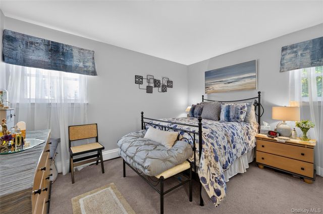 15 1st Avenue, Bayville, NY 11709