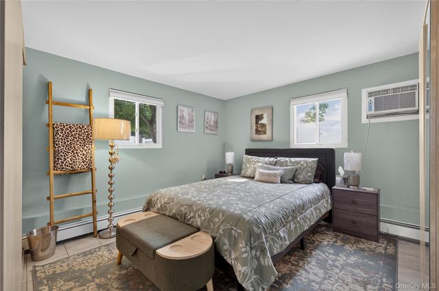 15 1st Avenue, Bayville, NY 11709