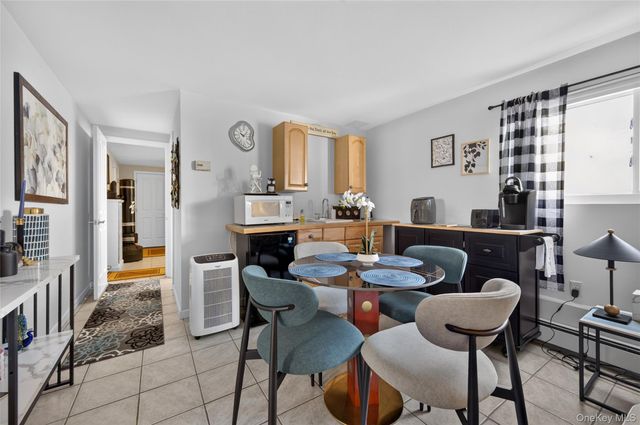 15 1st Avenue, Bayville, NY 11709