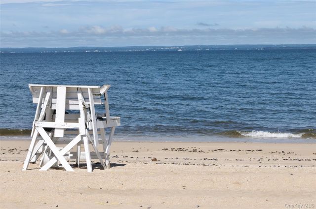 15 1st Avenue, Bayville, NY 11709