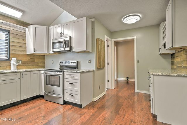 605 Redstone Drive 32, Bristol, TN 37620