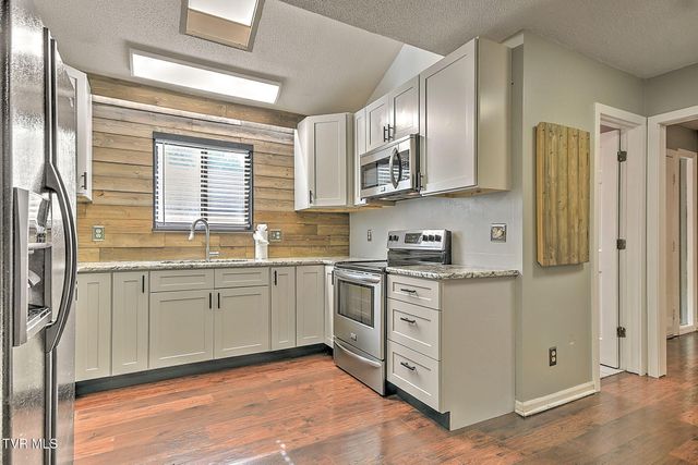 605 Redstone Drive 32, Bristol, TN 37620
