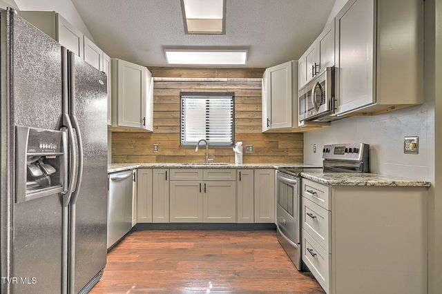 605 Redstone Drive 32, Bristol, TN 37620