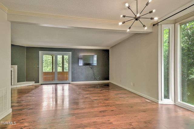 605 Redstone Drive 32, Bristol, TN 37620