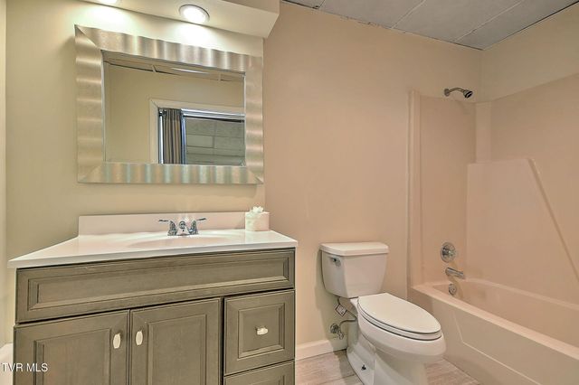 605 Redstone Drive 32, Bristol, TN 37620