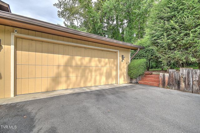 605 Redstone Drive 32, Bristol, TN 37620