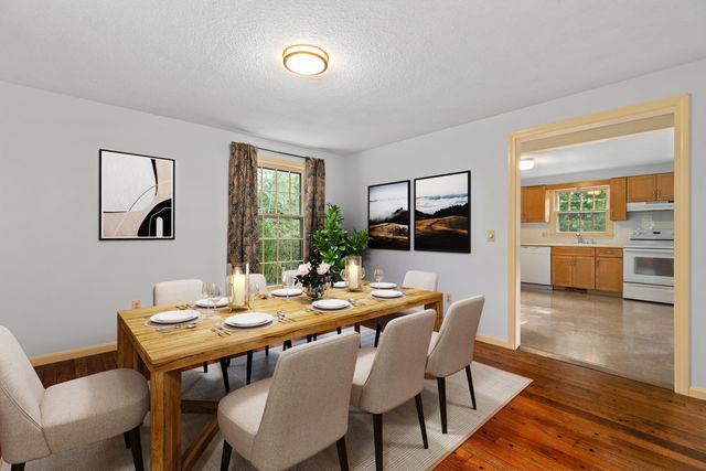 204 Woods Hole Road, Falmouth, MA 02540