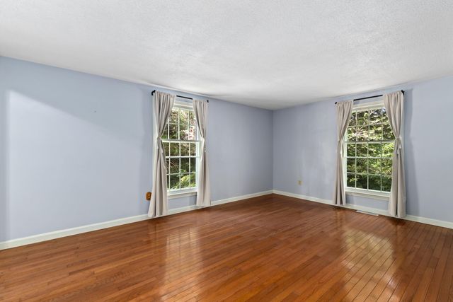 204 Woods Hole Road, Falmouth, MA 02540