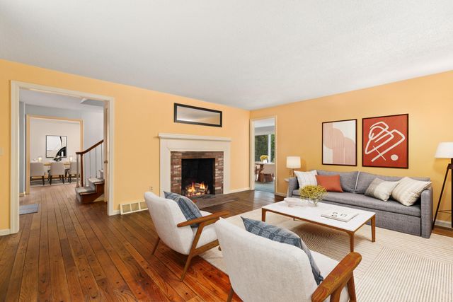 204 Woods Hole Road, Falmouth, MA 02540