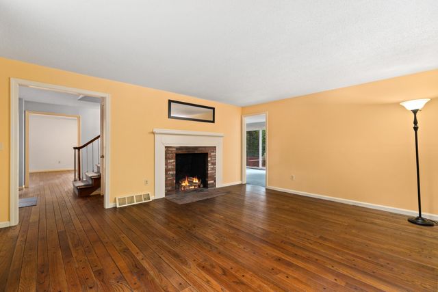 204 Woods Hole Road, Falmouth, MA 02540