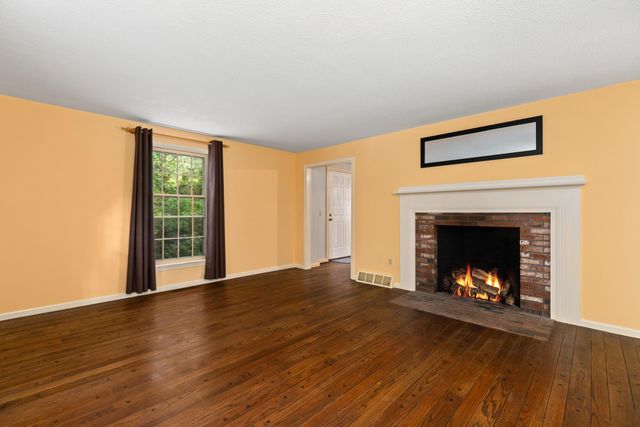 204 Woods Hole Road, Falmouth, MA 02540