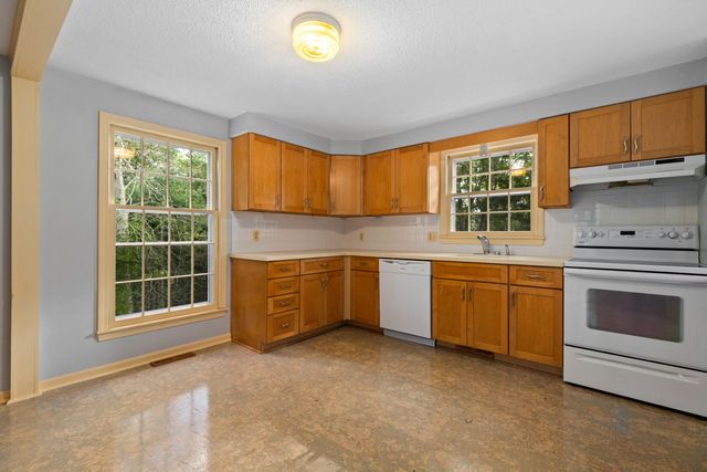 204 Woods Hole Road, Falmouth, MA 02540