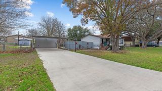 1656 NW Pecan, Mcqueeney, TX 78123
