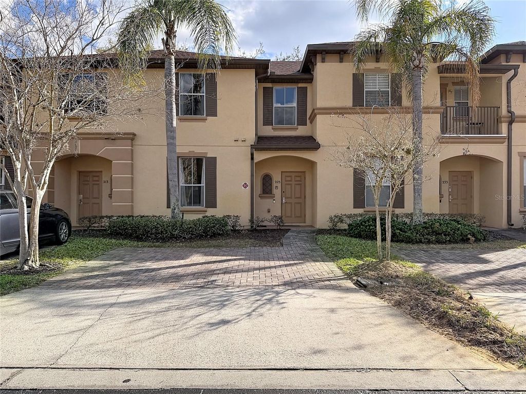 Image 2 of property listing at 223 NAPOLI DRIVE, Davenport, FL 33897