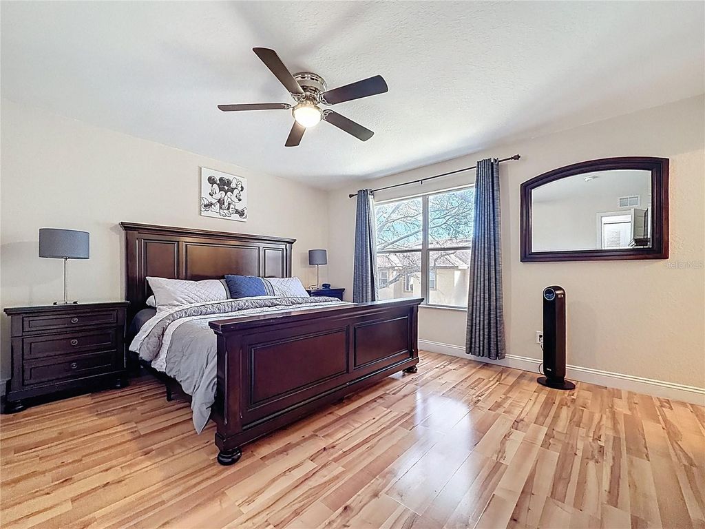 Image 14 of property listing at 223 NAPOLI DRIVE, Davenport, FL 33897