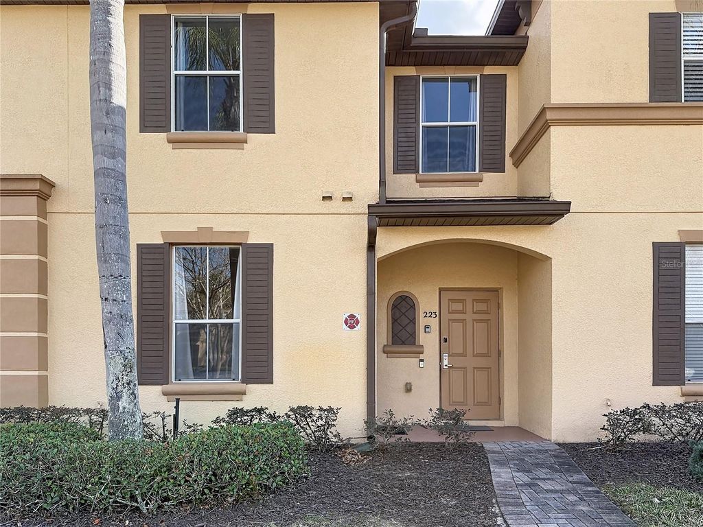 Image 3 of property listing at 223 NAPOLI DRIVE, Davenport, FL 33897