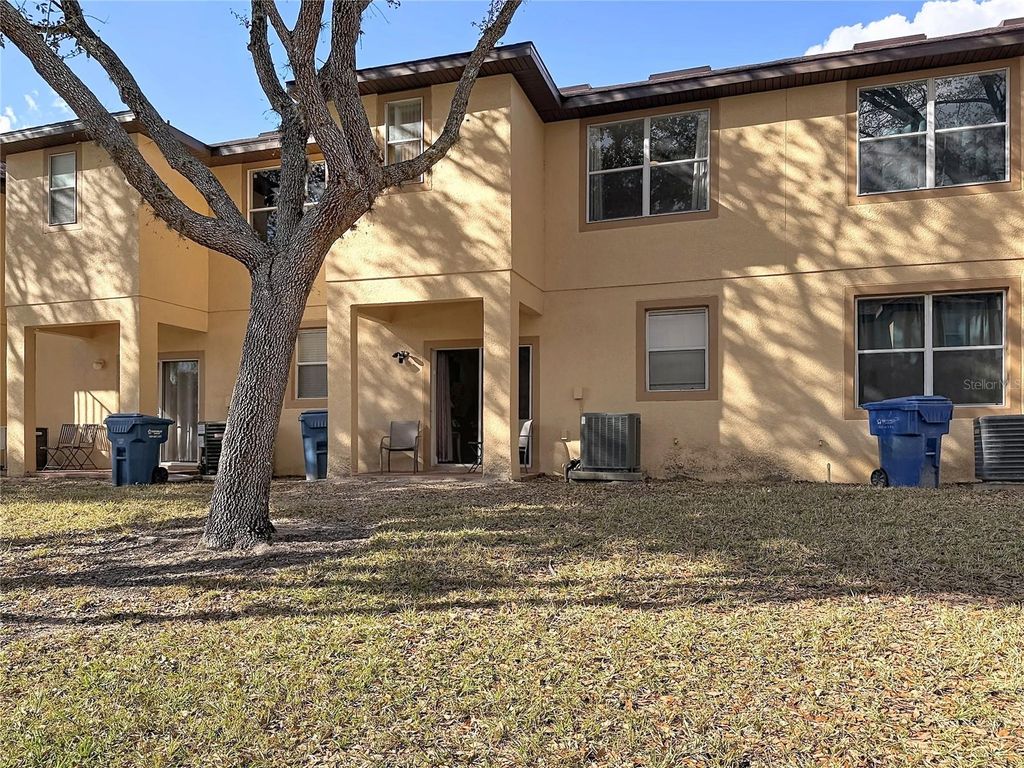 Image 21 of property listing at 223 NAPOLI DRIVE, Davenport, FL 33897