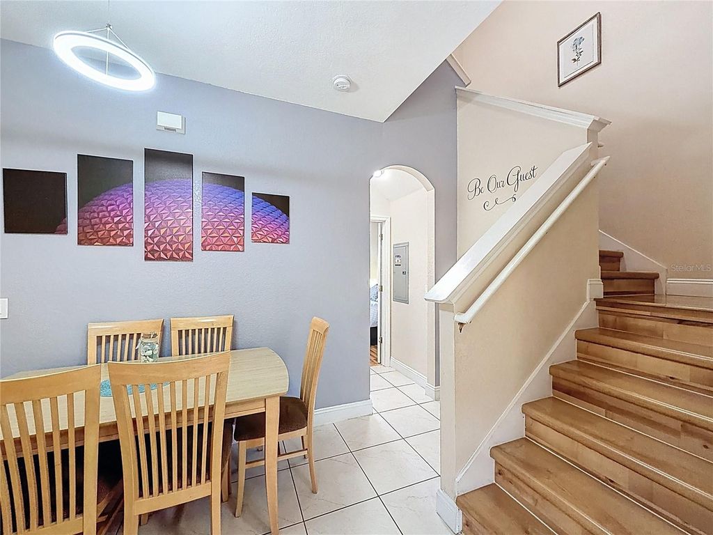 Image 4 of property listing at 223 NAPOLI DRIVE, Davenport, FL 33897