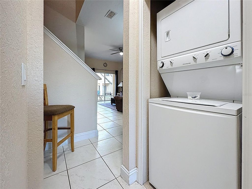 Image 6 of property listing at 223 NAPOLI DRIVE, Davenport, FL 33897