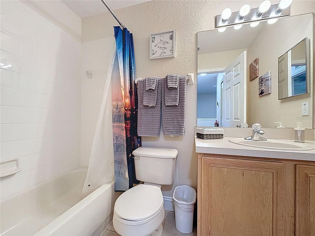 Image 7 of property listing at 223 NAPOLI DRIVE, Davenport, FL 33897