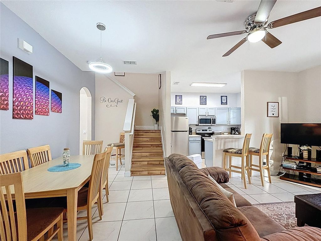 Image 10 of property listing at 223 NAPOLI DRIVE, Davenport, FL 33897