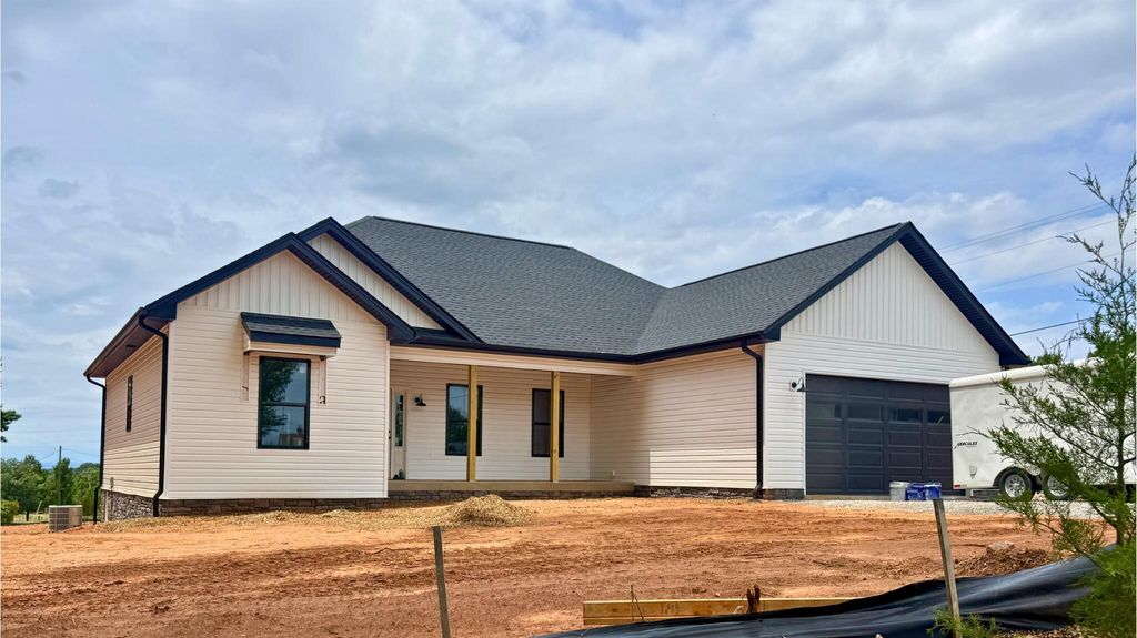 1021 Buccaneer RD, Moneta, VA 24121
