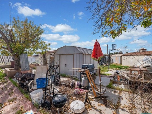 20865 Tonawanda Road, Apple Valley, CA 92307