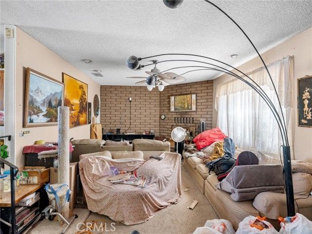 20865 Tonawanda Road, Apple Valley, CA 92307