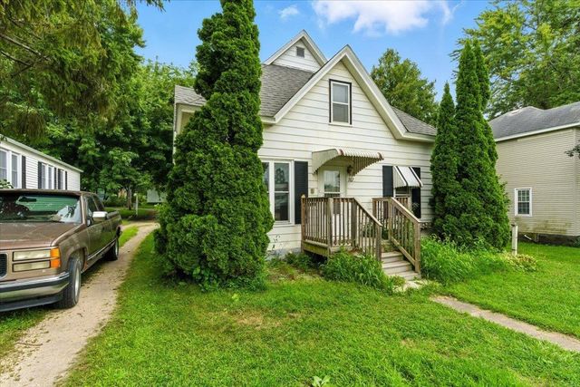 707 N Frederick, Oelwein, IA 50662