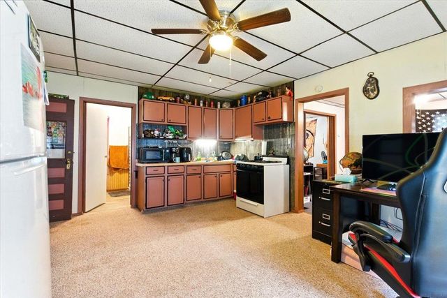 707 N Frederick, Oelwein, IA 50662