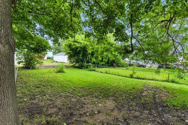 707 N Frederick, Oelwein, IA 50662