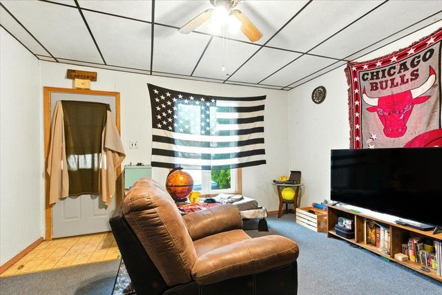 707 N Frederick, Oelwein, IA 50662