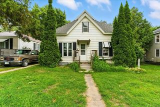 707 N Frederick, Oelwein, IA 50662