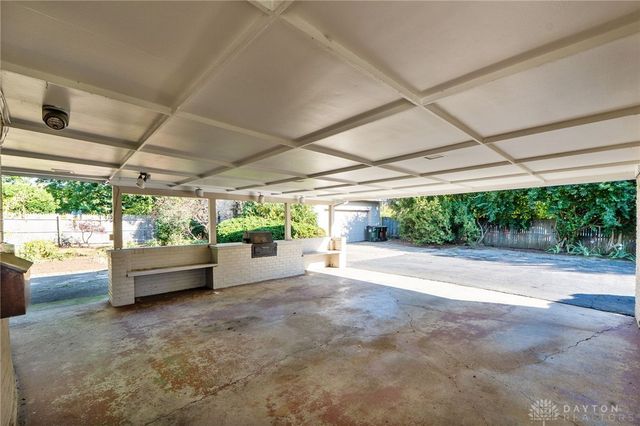 2501 Parklawn Drive, Kettering, OH 45440