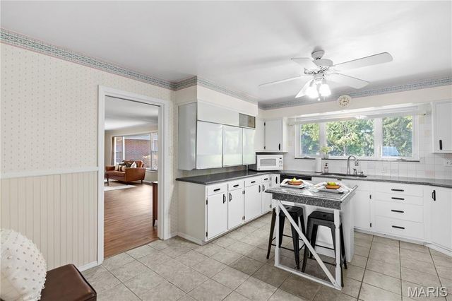 26641 Lockhaven Hill, Godfrey, IL 62035