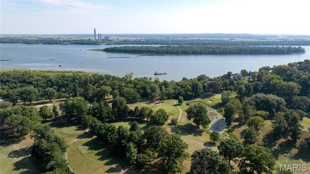 26641 Lockhaven Hill, Godfrey, IL 62035