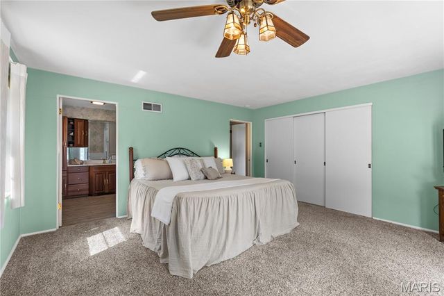 26641 Lockhaven Hill, Godfrey, IL 62035