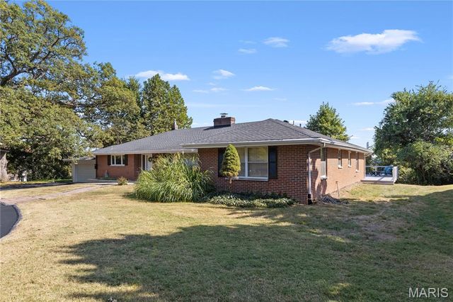 26641 Lockhaven Hill, Godfrey, IL 62035