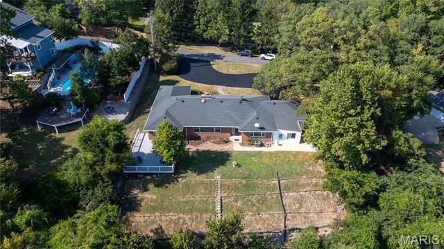 26641 Lockhaven Hill, Godfrey, IL 62035